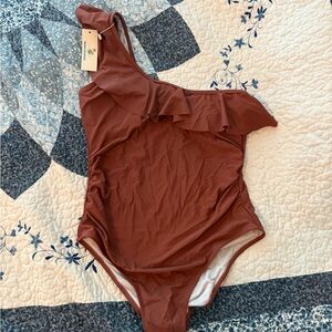 One-Shoulder Ruffle Swimsuit
